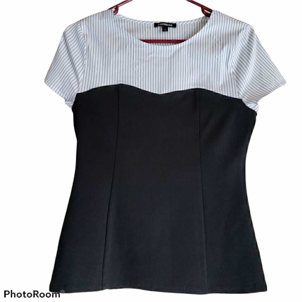 𝅺express women's black and white classic blouse